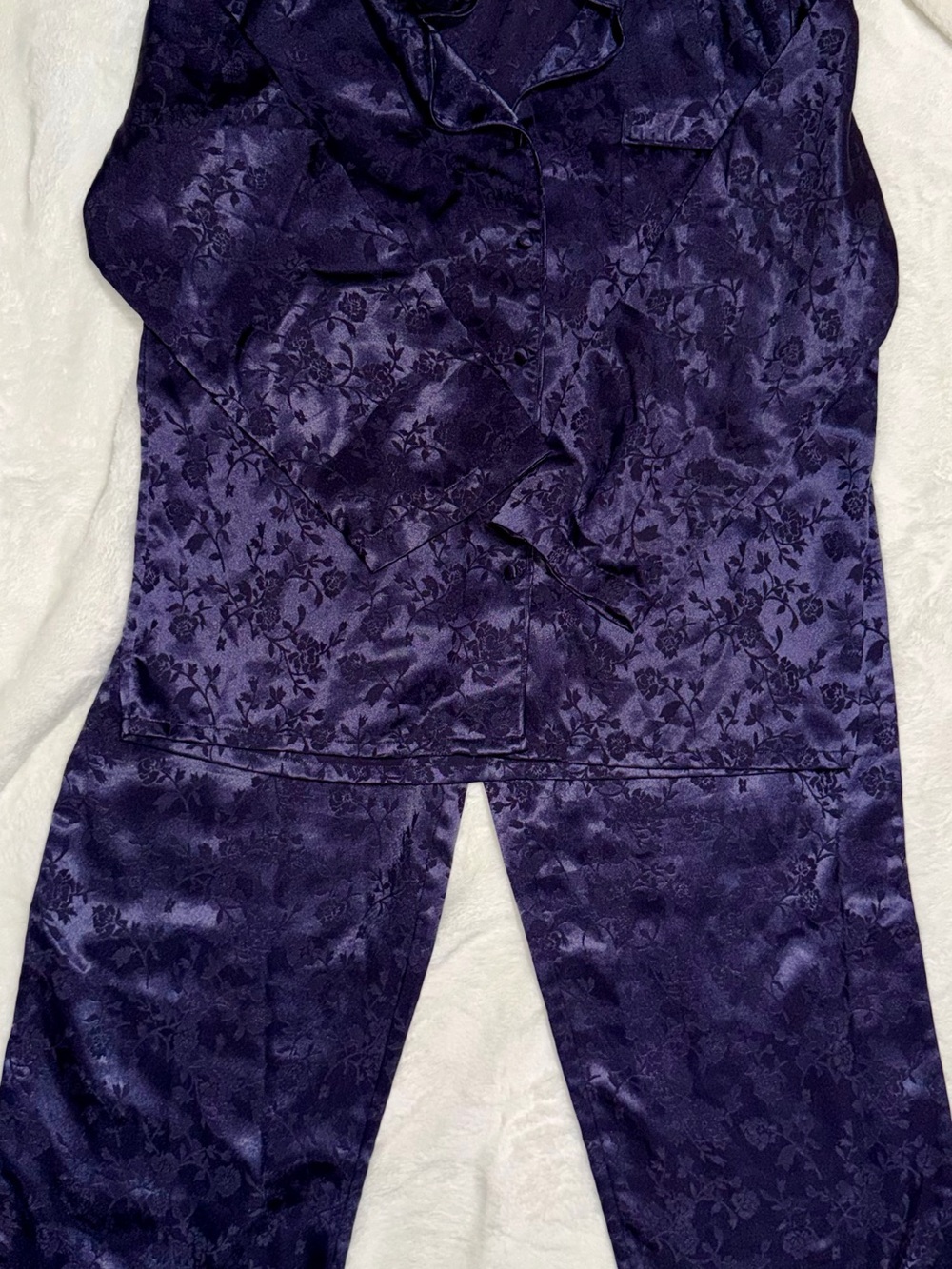 Vintage Victoria’s Secret Navy Satin Floral Damask Pajama Set - Picture 2 of 9